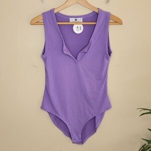 NWT Everyday Chic Boutique Purple Split Neck Bodysuit Tank Size Large Summer